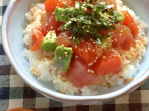 漬けマグロ・漬けサーモン・アボカドの美肌丼♡